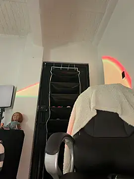 Aly_golden_ - squirt with figers nude last tip 4vid pm