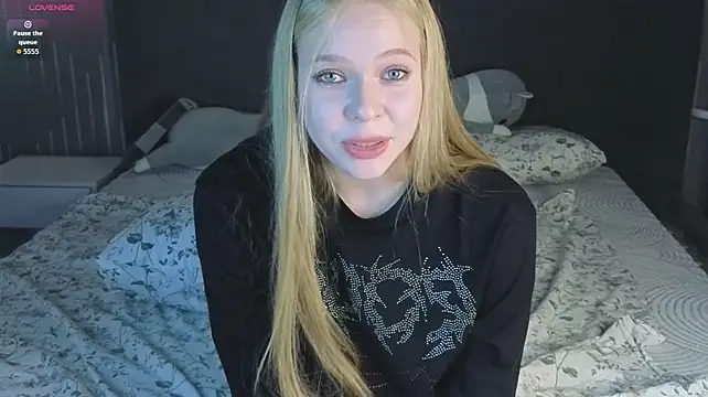 Sweet_Angelll - lick dildo