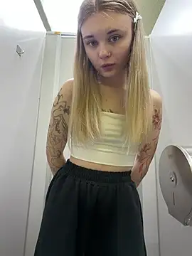 -MiaKitty - Step out fully naked | public WC🤯🔞🚨