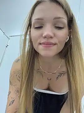 StreetSquirt - pinch+tug+pull naked nipples in public