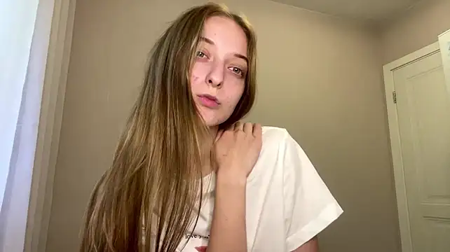 TimikaGrappe - Convince me to hug myself tightly