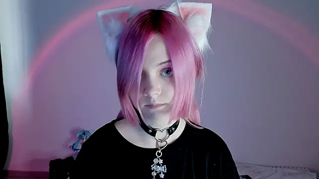 Hikkacat - 🍓🍓show my sexy tongue :3