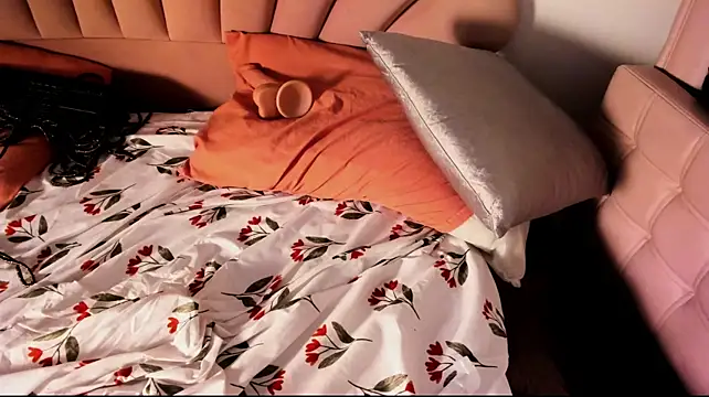 SabrinaVantress - show tits with pircing