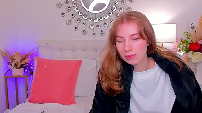 EricaLow - full nude