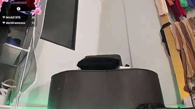 Violetmontan - spit, lick, heel, control, toy—2 min