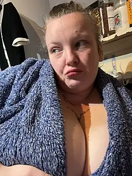 Busty-bella1 - Toy control lt 3 mins
