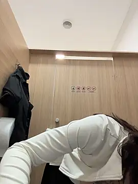 RosieDesire - Pierce tiny pussy w fngr&fuck til shke🫨