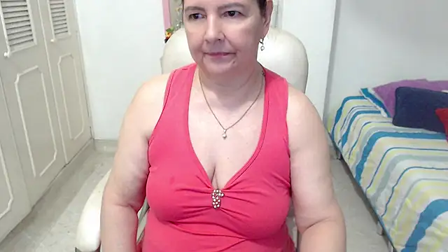 Leonela_69 - mommy is horny come play with me