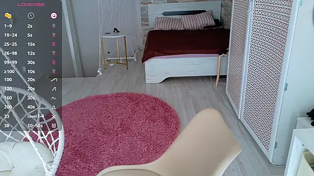 Milounee - doggy without panties