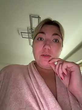LauraStarr - Show Boobs and Play with 🔥 30 sec