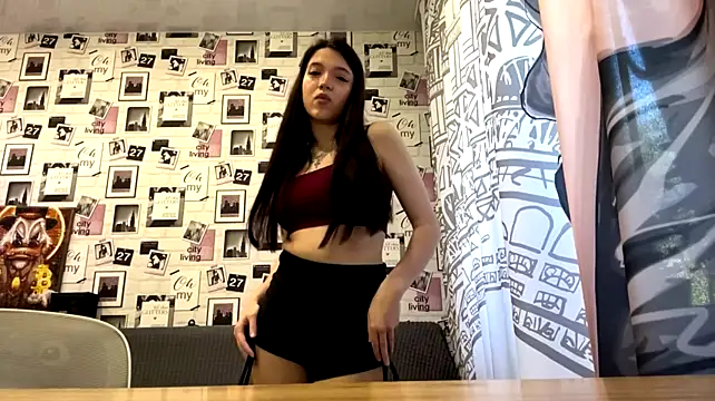 YaelKonwinski - 🫦 Lip Bite