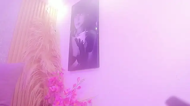 Emma_bloomm - oil in my tits