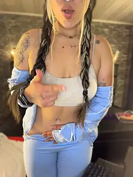 ManuelaVeeleez - My friend massages my tits