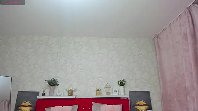 KattyPeachX - Fuck me Lash, Domi, Nora! Show pussy
