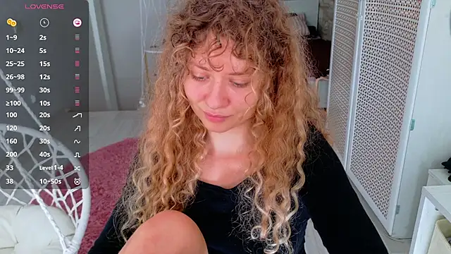 Milounee - doggy without panties