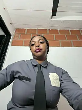CiaraEbony - ♥ naked and squirt in the office♥
