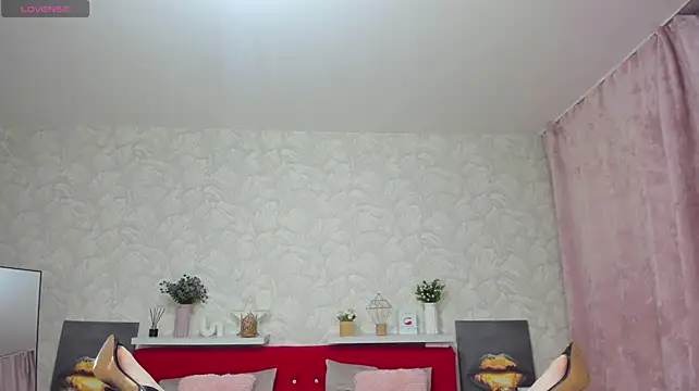 KattyPeachX - Fuck me Lash, Domi, Nora! Show pussy