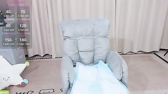 Sissy-cc - 上空诱惑＋脱掉内裤塞嘴里 小粉控制3分钟