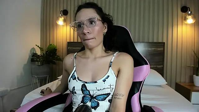 Valeryn__rosse -  Smile & step closer 