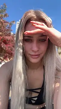 KikiWatson - Show naked ass in public 😍🔞