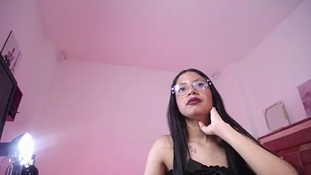 Issabella_velvet - take off my heels and dance sexily