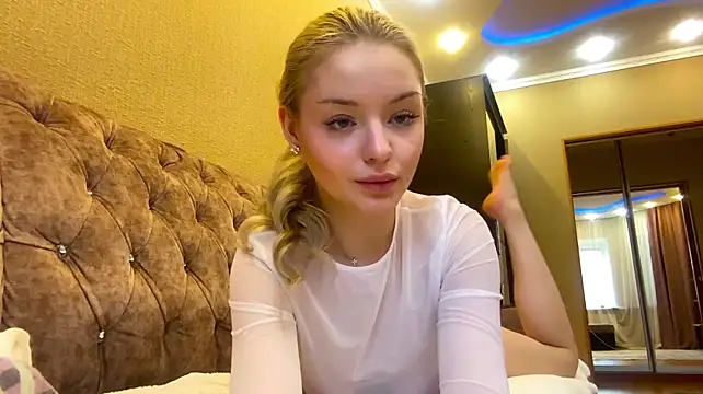VitalinaElba - Play one finger in panty