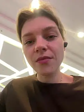 ValenciaShock - SHAKE ASS IN DOGGY