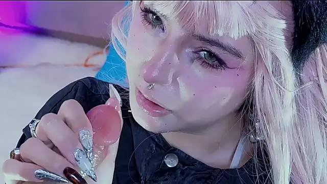 BizzyNoar - Deep throat and full saliva