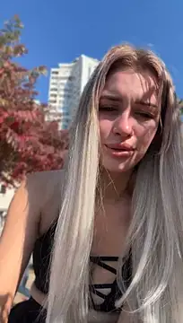 KikiWatson - Show naked ass in public 😍🔞