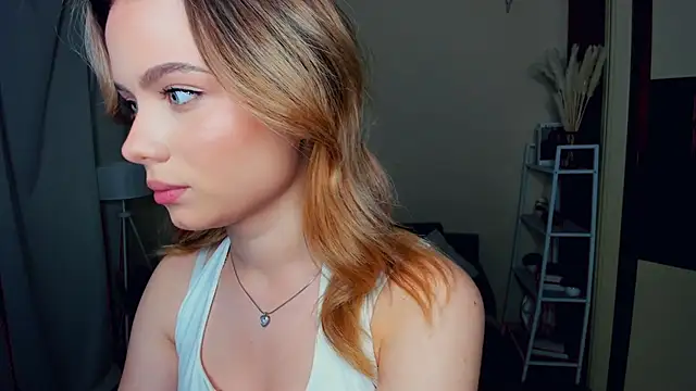 RuthieSaris - suck my finger
