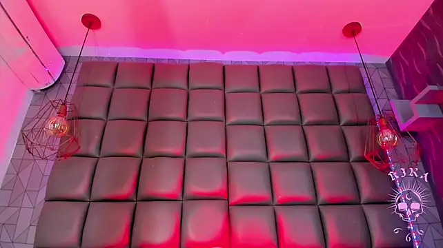 Kira_vance - Cum over Butt 💦