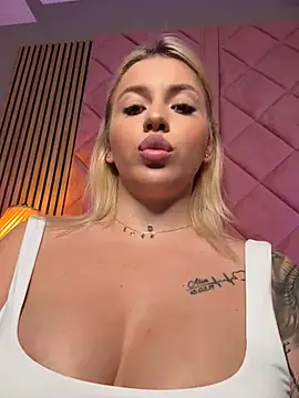 IveySin - Legs spread&jeans pussy tease