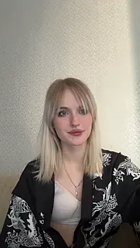 LizzettMorty - Playful lipstick👅