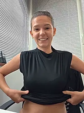 Lucie_mehott - MINETTE NUE 3MINS 🔥 + 🎁