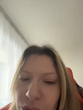 MaryHiggins - Licking nipples