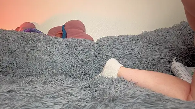 Erica_angel - open pussy wider