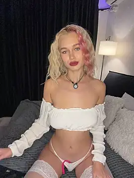 KristinaDanes - hey Kristina❤😏