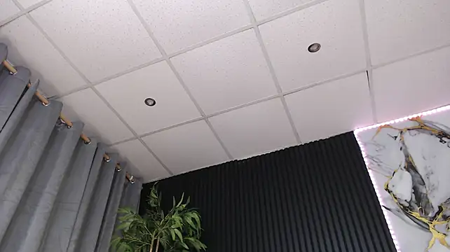 ArielleeX - Open your umbrella, it's going to rain.