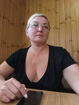 SWEETTbitch - Topless 2 minutes