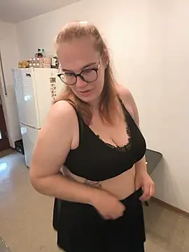 GermanNerdyAlice - 🍑Sexy Pose + 10x Ass Slaps