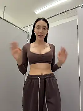 BallerinaCappuccino_ - SHOW ASS CLOSE UP ON PUBLIC TOILET