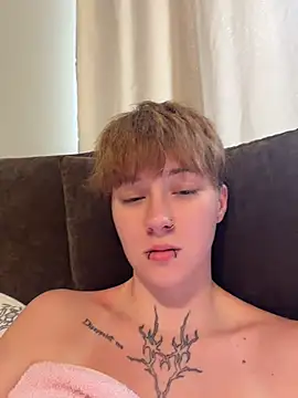 IceMur - I fuck myself with a dildo