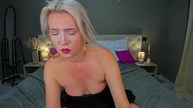 Karlen-Griessis - Excite your nipples and spank your tits