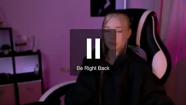 KiraKittyy_