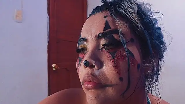 Agatha_humidity - Defruct my makeup with a lot of saliva