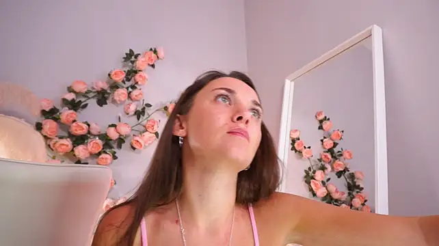 YayMaya - naked booobs