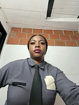 CiaraEbony - ♥ naked and squirt in the office♥
