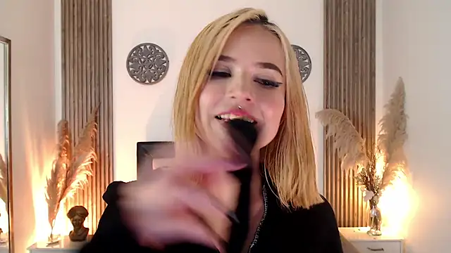 Sia_Foxx01 - Move panty to the side + spannking ass