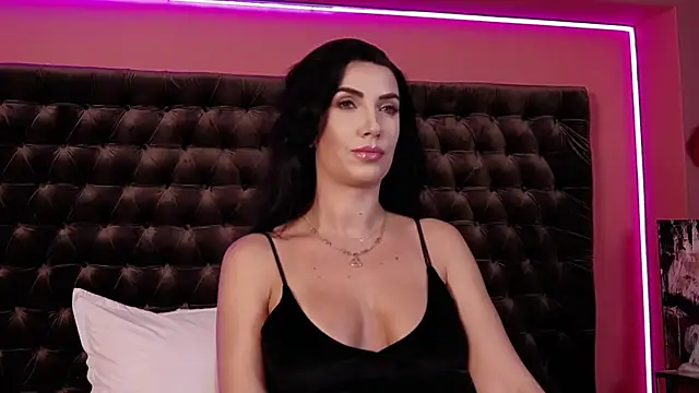 StephanyMillan - hand bra