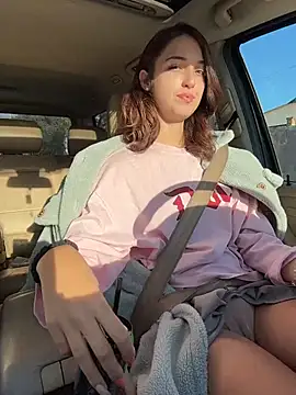 DollyTall - MAKE ME CUM IN PARKING😈